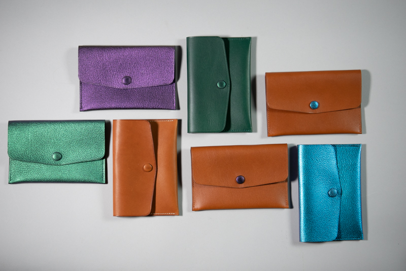 pochette pression en cuir gainé ICONIK