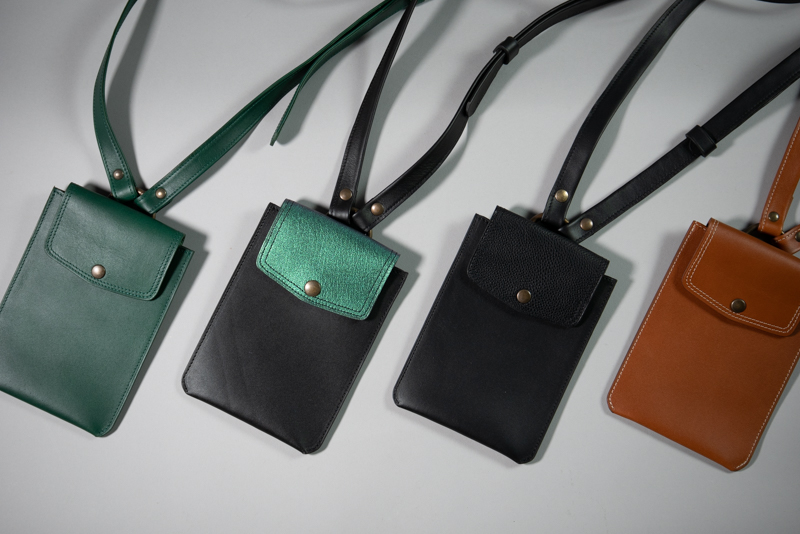 pochette téléphone ICONIK