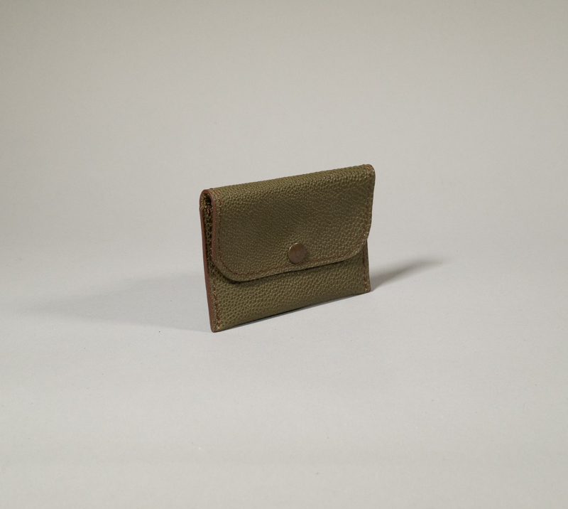 Porte cartes en cuir grainé bronze fermé par pression métallique collection intemporels