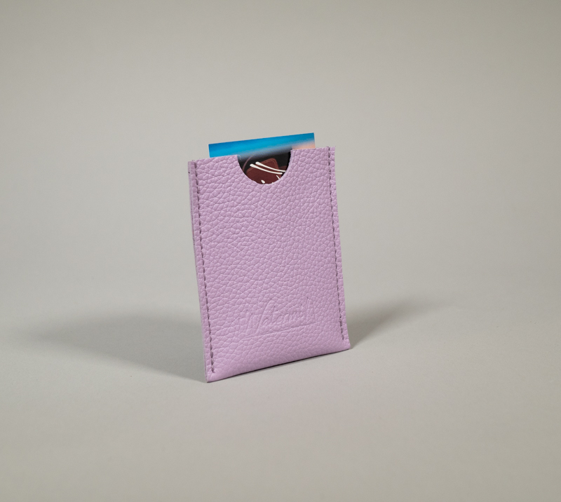 porte carte en cuir parme, minimaliste, à encoche collection intemporels