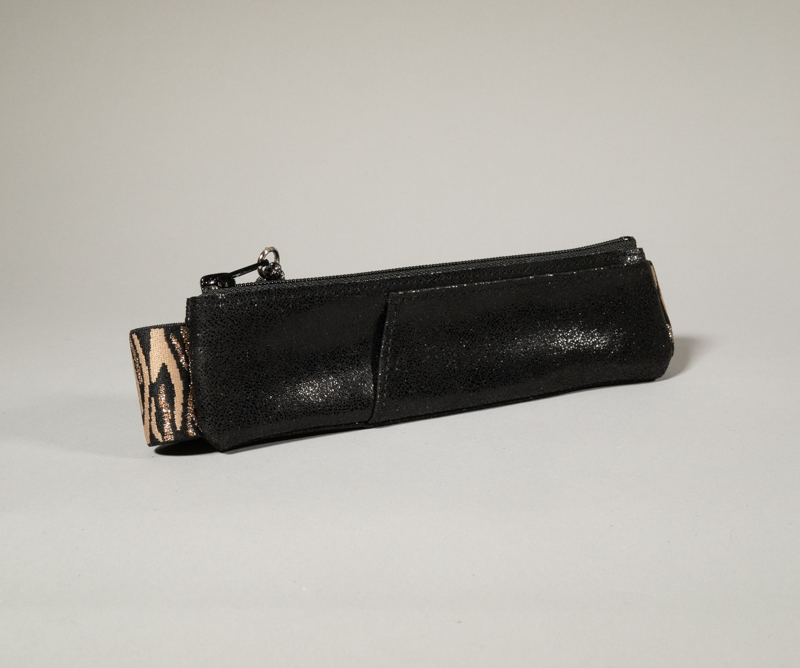 trousse élastique en cuir noir pailleté avec compartiment avant pour accès rapide , élastique noir et doré léopard